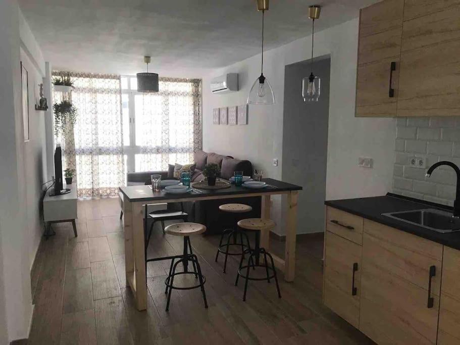 Ideal Apartamento En El Barrio De Las Delicias Málaga Kültér fotó