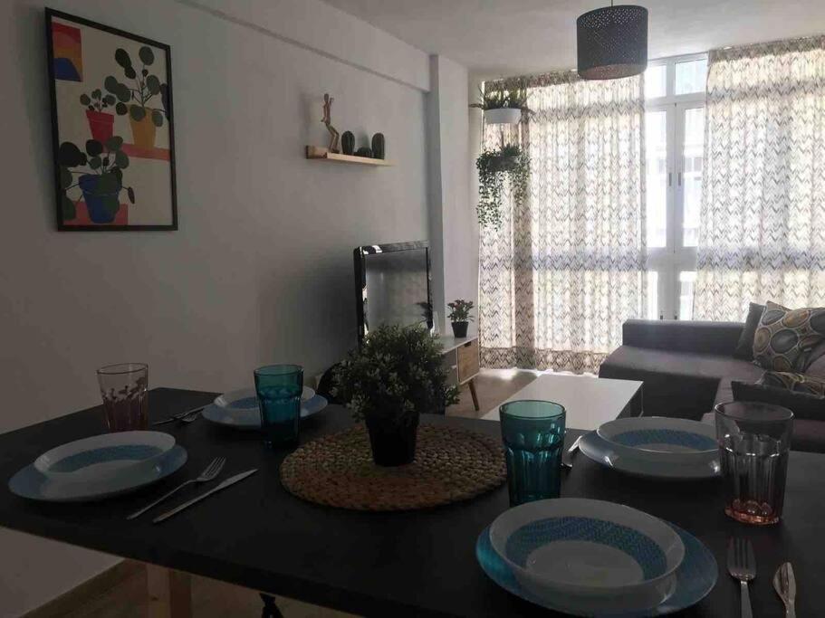 Ideal Apartamento En El Barrio De Las Delicias Málaga Kültér fotó